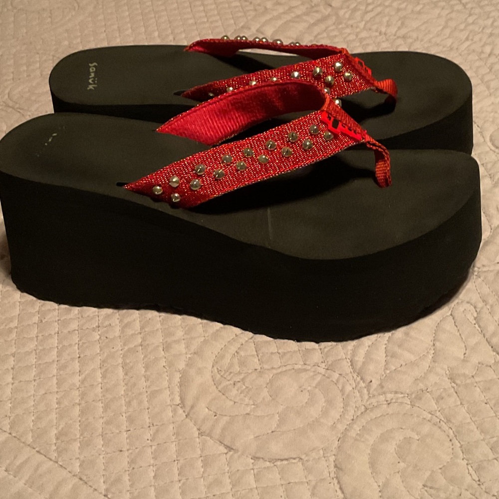 Sanuk Red Beaded Platform Wedge Flip Flop Thong Sandals